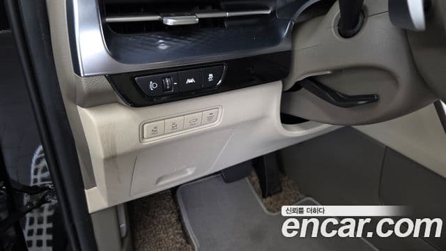 Kia Carnival 2021 — Фото 18/20