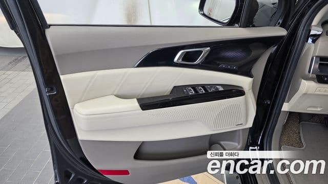 Kia Carnival 2021 — Photo 23/37