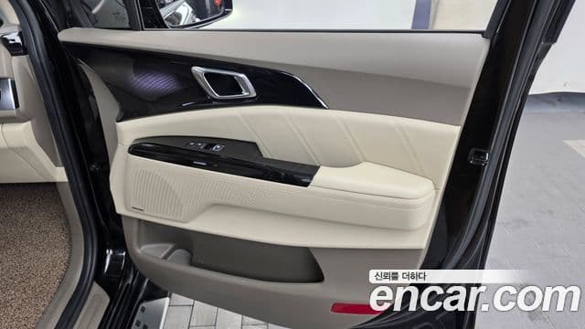 Kia Carnival 2021 — Photo 18/37