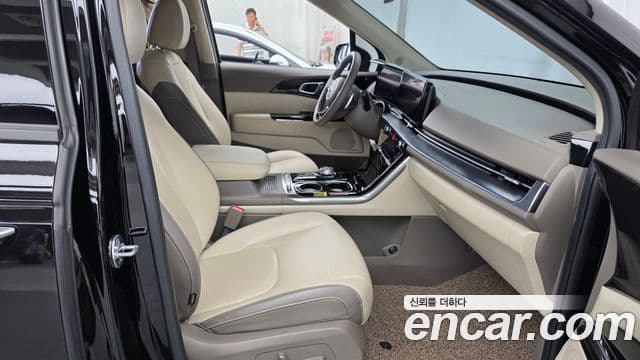 Kia Carnival 2021 — Photo 31/37