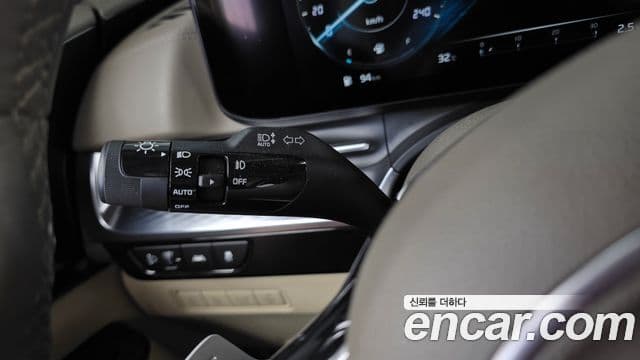 Kia Carnival 2021 — Photo 2/37