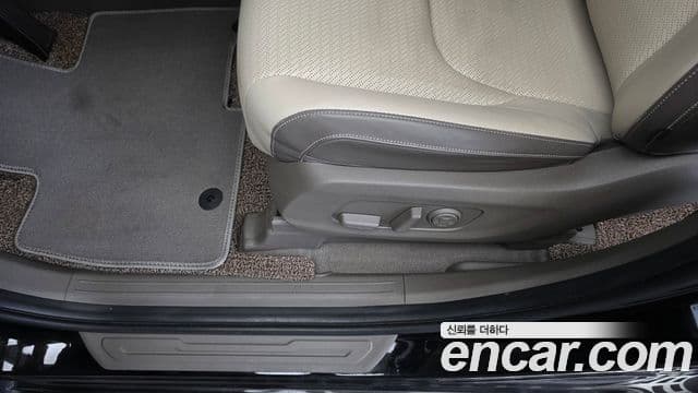 Kia Carnival 2021 — Photo 24/37