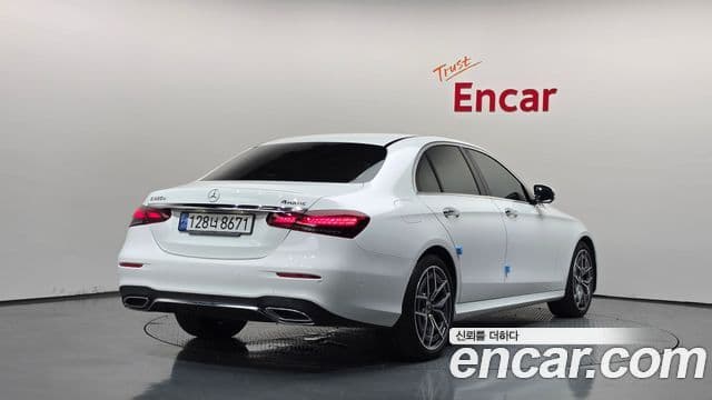 Mercedes-Benz E-Class 2022 — Фото 2/20