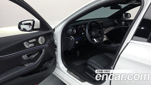 Mercedes-Benz E-Class 2022 — Фото 10/20