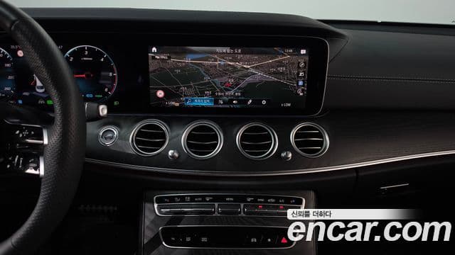 Mercedes-Benz E-Class 2022 — Фото 12/20