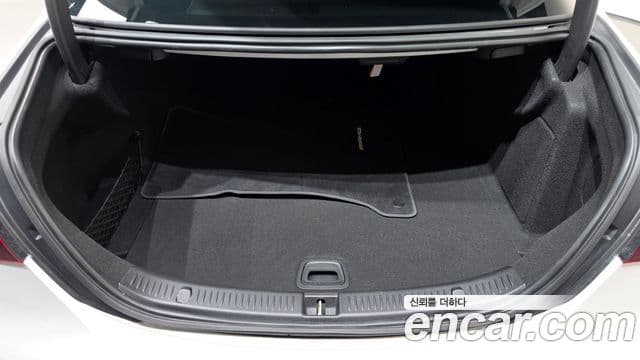 Mercedes-Benz E-Class 2022 — Фото 17/20