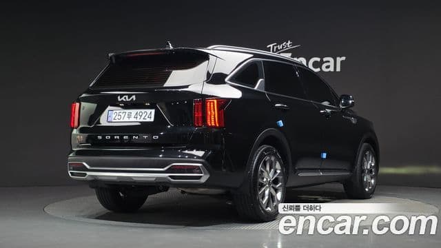 Kia Sorento 2022 — Фото 2/20