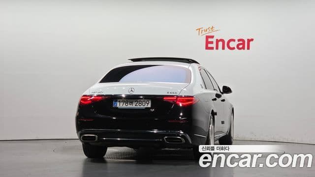 Mercedes-Benz S-Class 2024 — Photo 22/38
