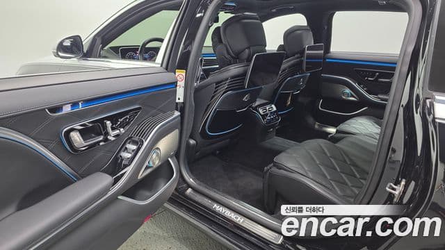 Mercedes-Benz S-Class 2024 — Photo 13/38