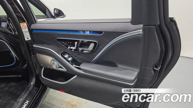 Mercedes-Benz S-Class 2024 — Photo 7/38