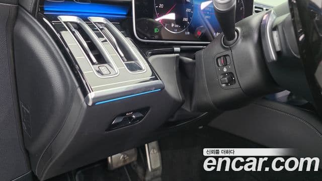 Mercedes-Benz S-Class 2024 — Photo 36/38