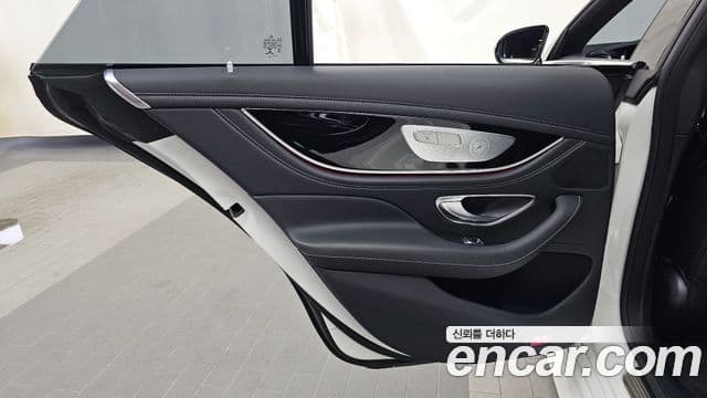 Mercedes-Benz AMG GT 2022 — Şəkil 8/35