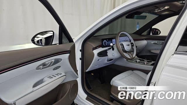 Genesis GV70 2025 — Photo 9/33
