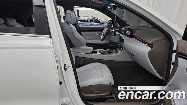 Genesis GV70 2025 — Photo 27/33