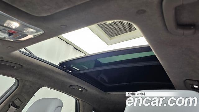 Genesis GV70 2025 — Photo 20/33