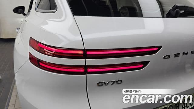 Genesis GV70 2025 — Photo 26/33