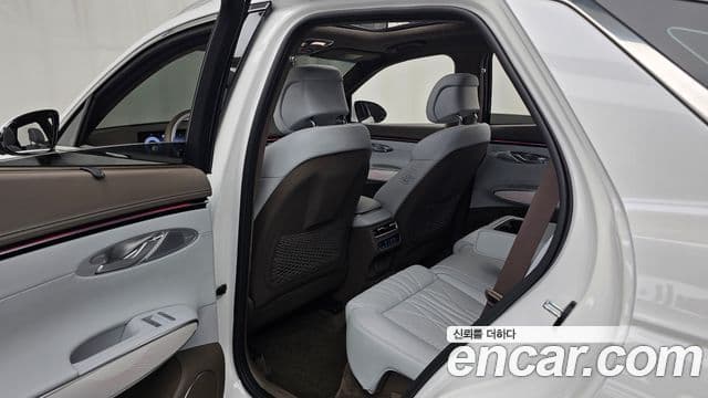 Genesis GV70 2025 — Photo 13/33