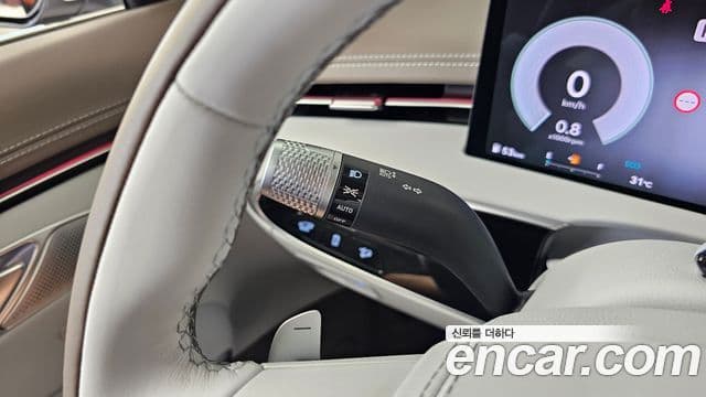 Genesis GV70 2025 — Photo 31/33