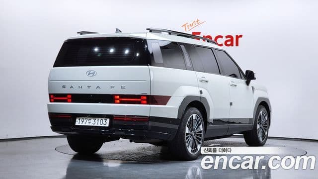 Hyundai Santa Fe 2023 — Photo 32/38