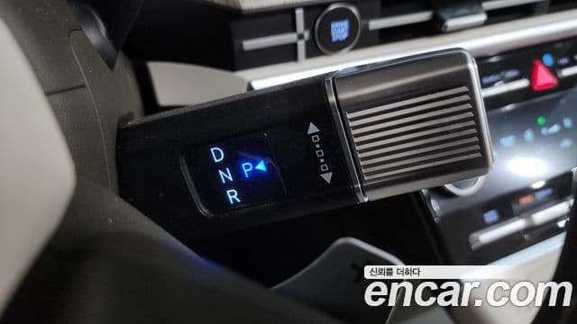 Hyundai Santa Fe 2023 — Photo 5/38