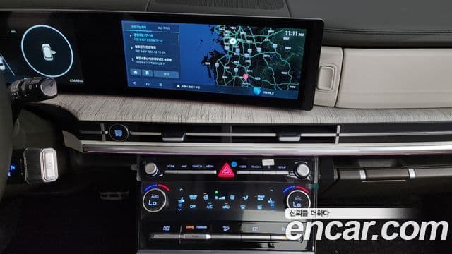 Hyundai Santa Fe 2023 — Photo 8/38