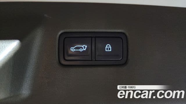 Hyundai Santa Fe 2023 — Photo 30/38