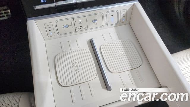 Hyundai Santa Fe 2023 — Photo 18/38