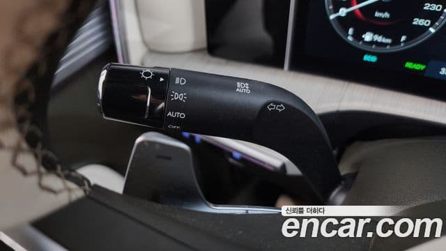 Hyundai Santa Fe 2023 — Photo 19/38