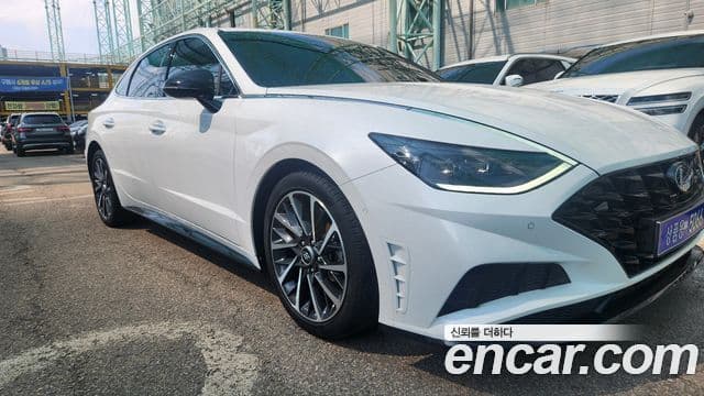 Hyundai Sonata 2021 — Фото 1/18