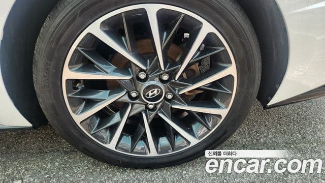 Hyundai Sonata 2021 — Фото 16/18