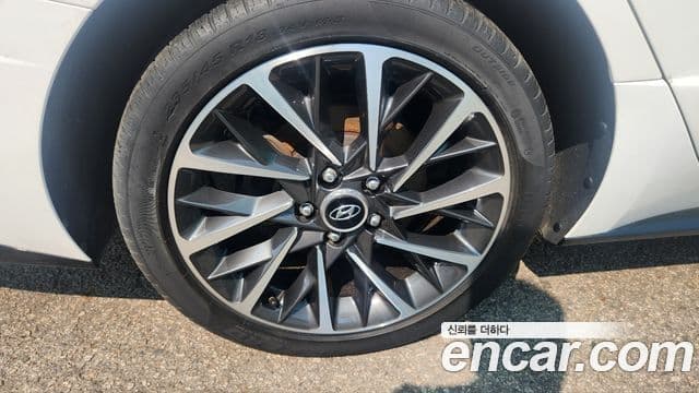 Hyundai Sonata 2021 — Фото 17/18