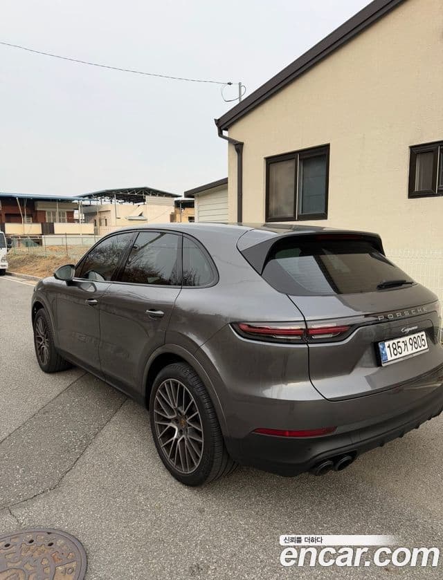 Porsche Cayenne 2020 — ფოტო 1/6