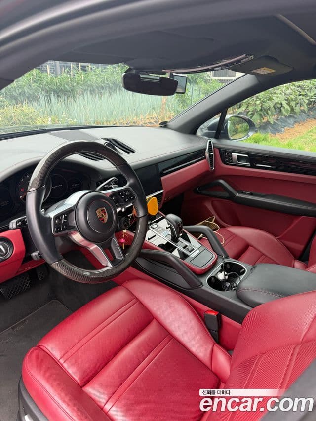 Porsche Cayenne 2020 — ფოტო 4/6