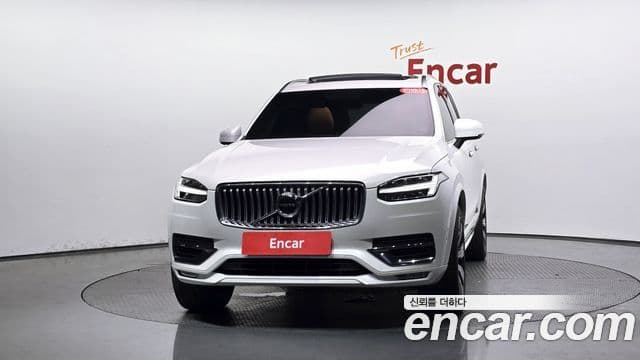 Volvo XC90 2021 — Şəkil 25/30