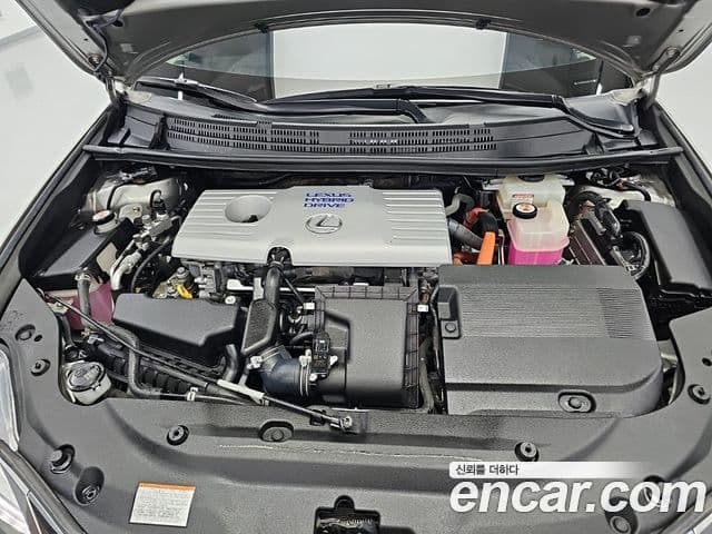Lexus CT200h 2020 — ფოტო 17/20