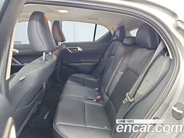 Lexus CT200h 2020 — ფოტო 15/20