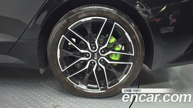 Kia K5 2019 — ფოტო 27/32