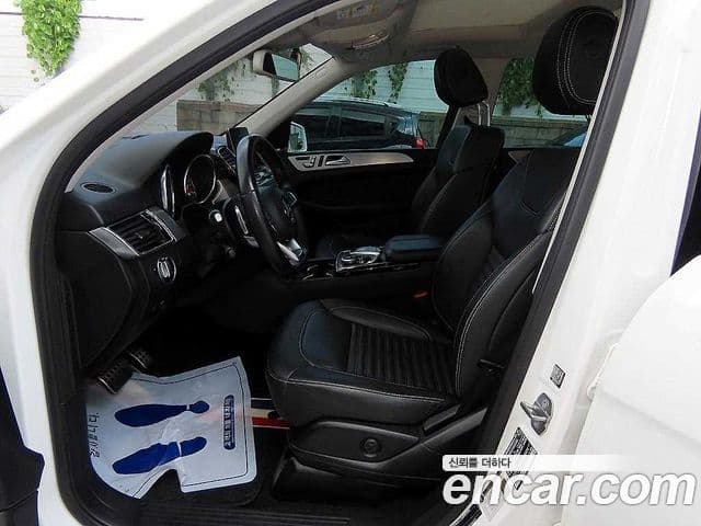 Mercedes-Benz GLE-Class 2018 — Photo 8/20