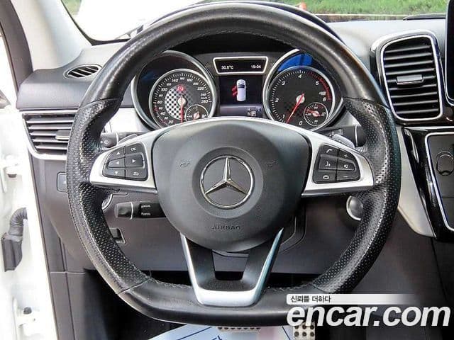 Mercedes-Benz GLE-Class 2018 — Photo 13/20