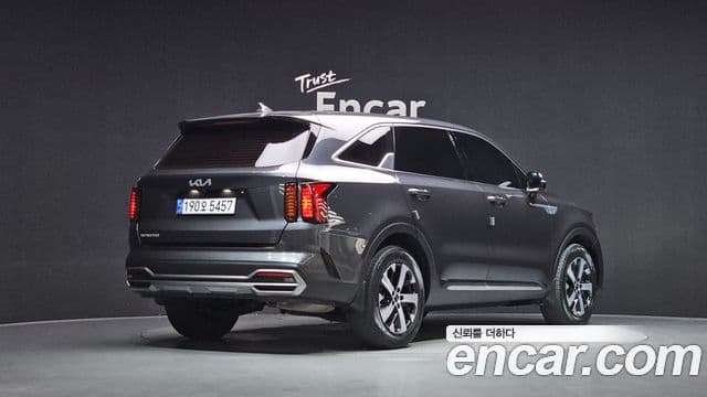 Kia Sorento 2023 — Фото 2/20