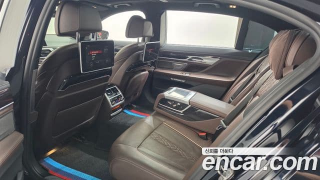 BMW 7 Series 2018 — Şəkil 13/20