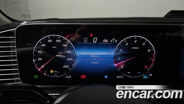 Mercedes-Benz GLE-Class 2025 — Photo 8/36