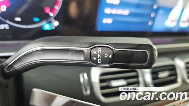Mercedes-Benz GLE-Class 2025 — Photo 14/36