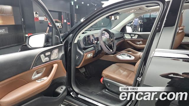 Mercedes-Benz GLE-Class 2025 — Photo 26/36