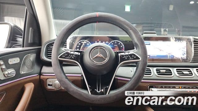 Mercedes-Benz GLE-Class 2025 — Photo 5/36