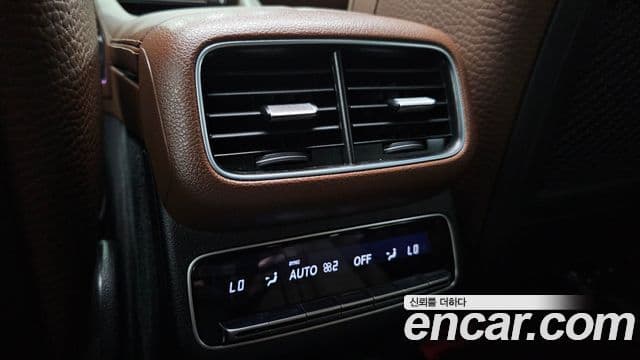 Mercedes-Benz GLE-Class 2025 — Photo 16/36