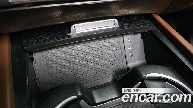 Mercedes-Benz GLE-Class 2025 — Photo 1/36