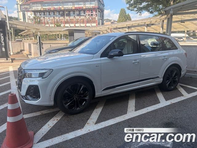 Audi Q7 2026 — Şəkil 8/10