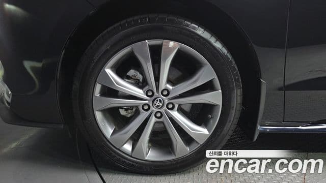 Toyota Sienna 2024 — Şəkil 22/37