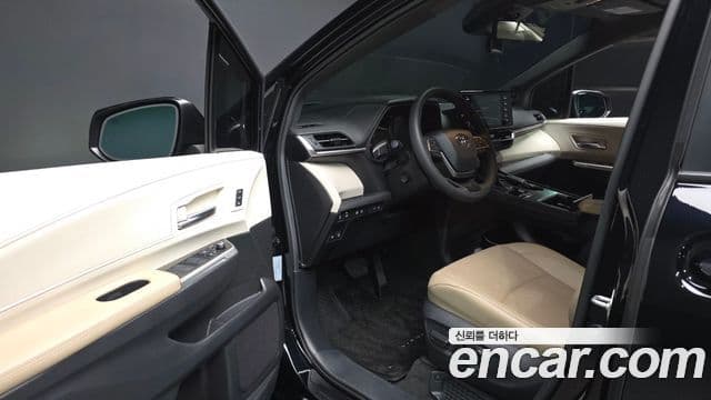 Toyota Sienna 2024 — Şəkil 33/37